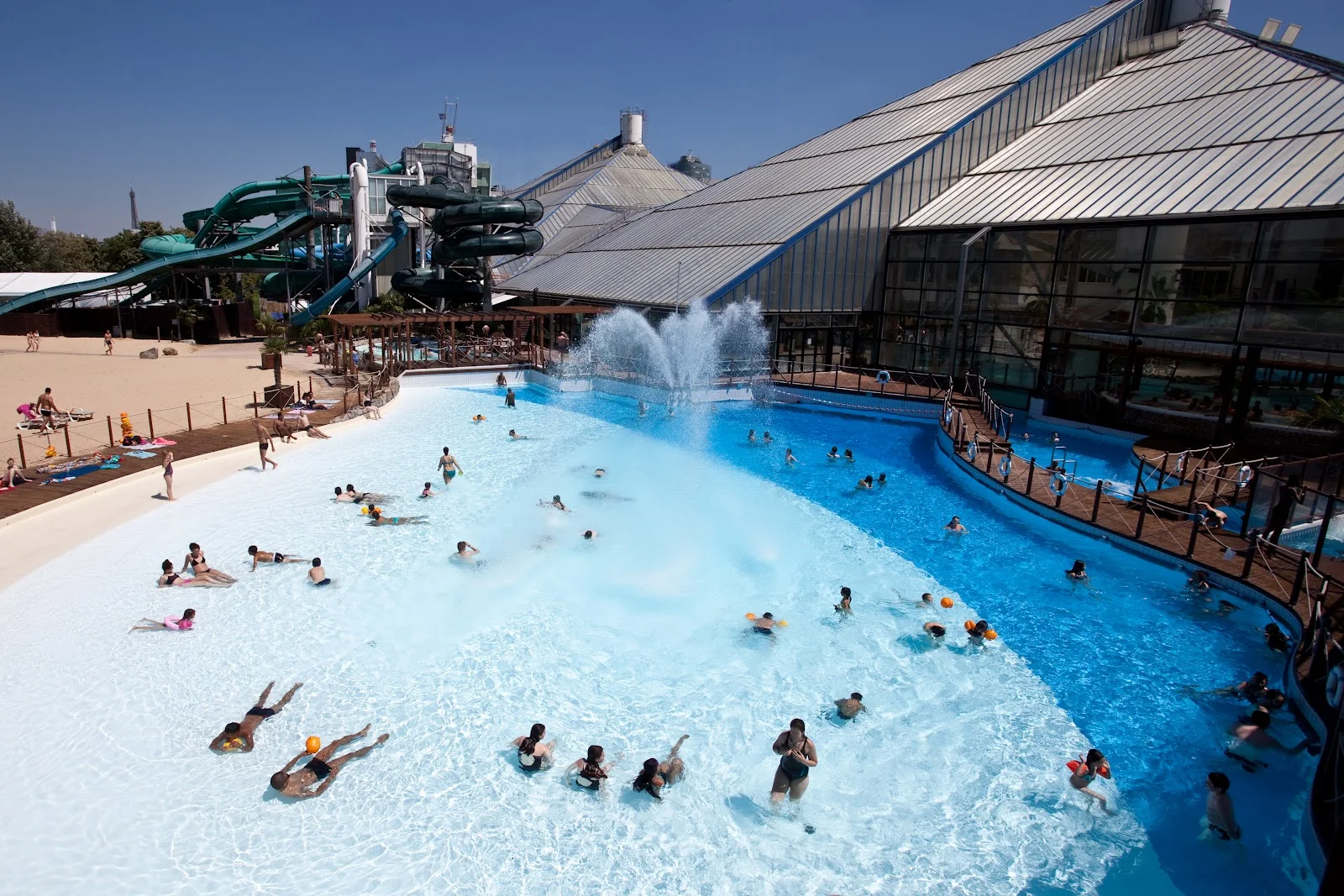 Aquaboulevard à 33€ : la promo cosmétique qu'on prend quand même